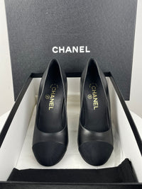 used-Chanel leather black pumps with pearls heels CC logo 35-MILOURA