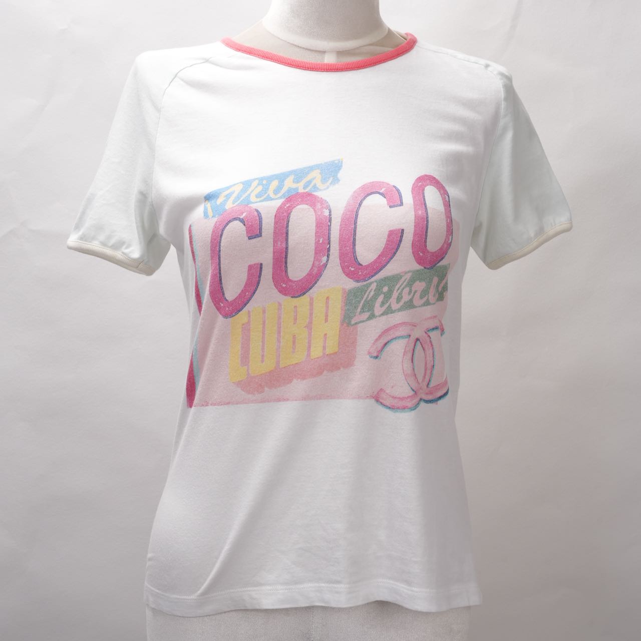 CHANEL Cuba Tシャツ Chanel 2017 Cuba Collection „Coco“ White Tshirt Xs – MILOURA