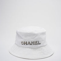 Chanel Denim Bucket Hat in White with Logo – Size S Front
