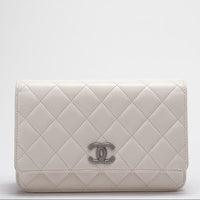 Chanel Wallet on Chain Timeless/Classique Leather Crossbody Bag in White with Silver Hardware