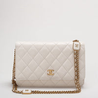 Chanel Wallet on Chain (WOC) Umhängetasche Weißes Lammleder aus der 22 Kollection