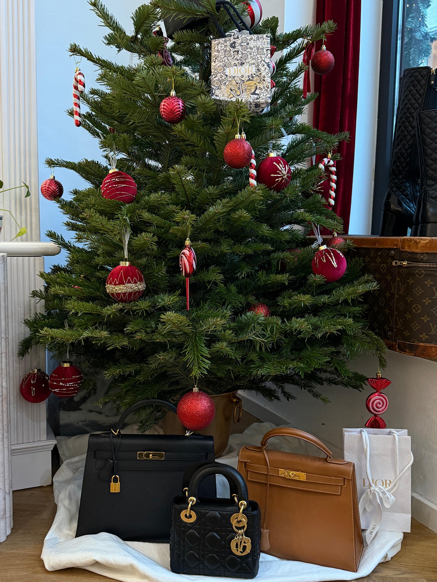 Preloved bags for christmas gift 2025