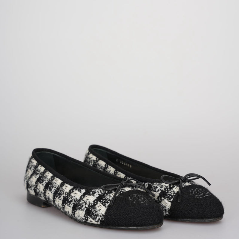 Chanel Black Tweed Ballerina Flats 37 - Main Image