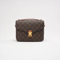 Louis Vuitton Pochette Métis Monogram Canvas 2022