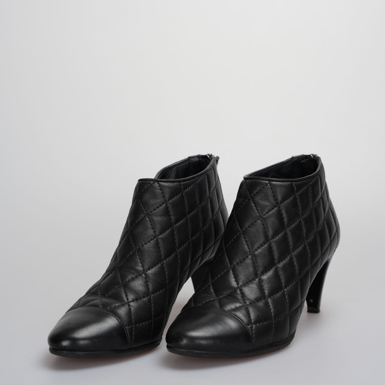 Used Chanel Black Leather Boots with CC Logo 34 MILOURA