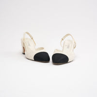 Chanel White / Black Tweed CC Logo Slingback Pumps Size 36