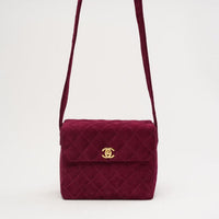 Chanel Vintage Mini Square Flap aus Dunkelrotem Samt 1997