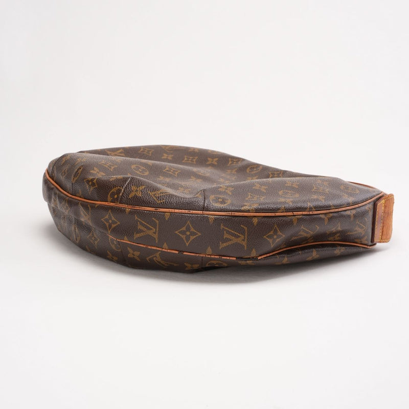 LOUIS VUITTON Croissant GM Monogram Canvas - bottom view 