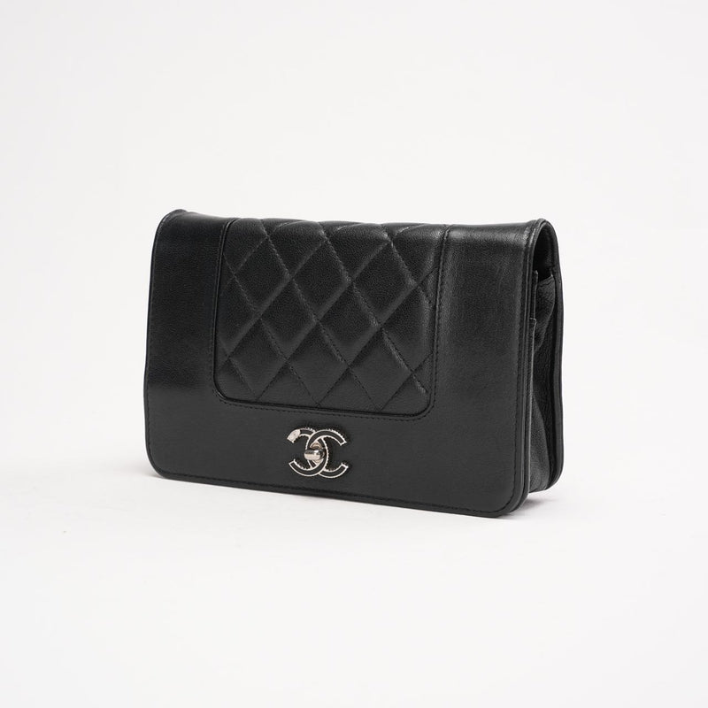 Chanel Wallet On Chain caviar - Left ide view