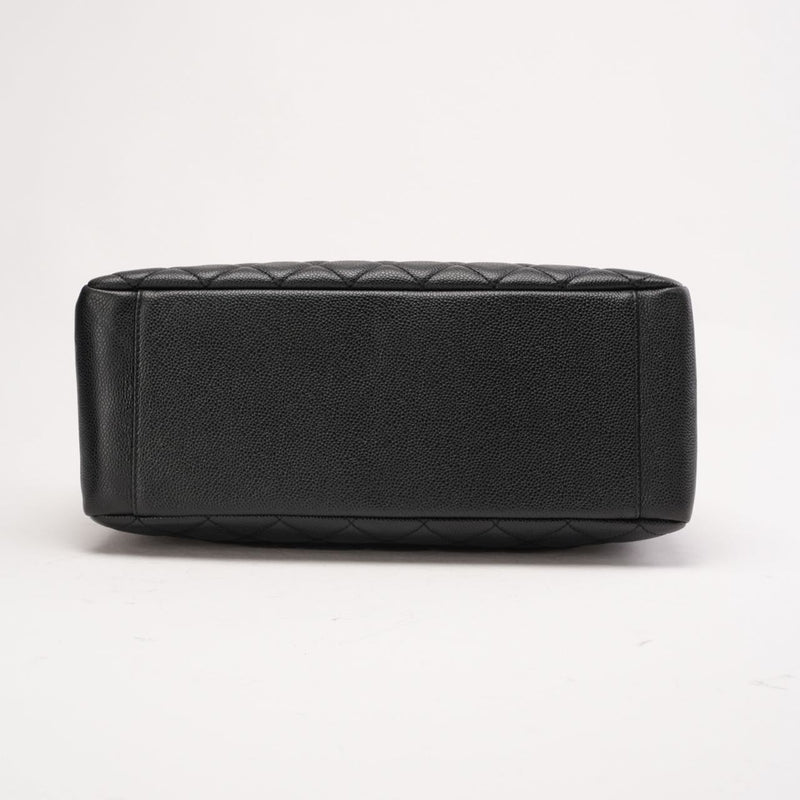 chanel GST caviar black 2011 - bottom side view 