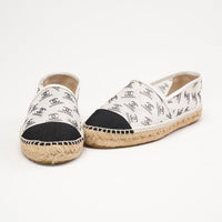 Chanel Printed CC Espadrilles 39 White Black