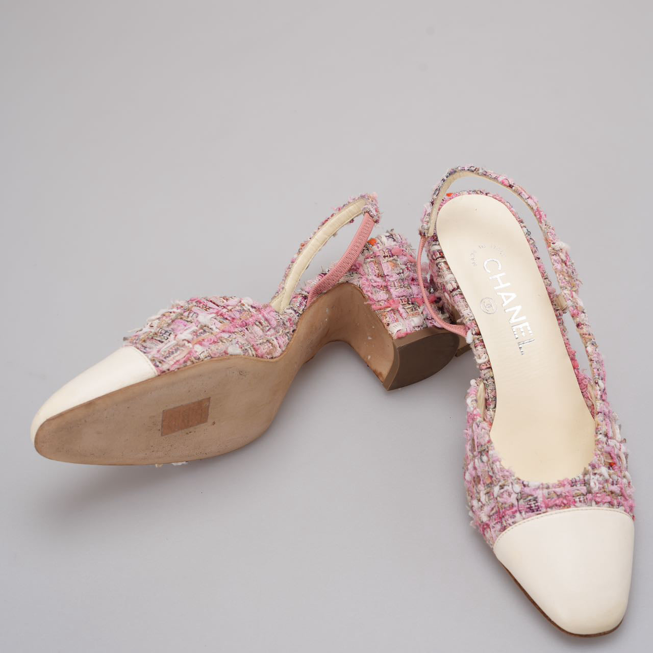 Chanel Pink and White Tweed Slingback Sandals 37.5 – MILOURA