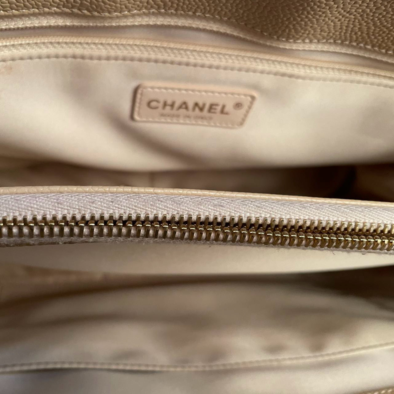 Used Chanel beige Grand Shopping Tote Beige GST Bag in Caviar