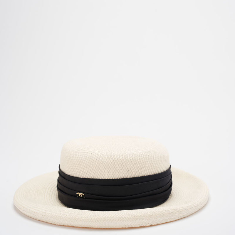 Chanel Straw Boater Hat in White and Black with CC Logo – Size M Inside