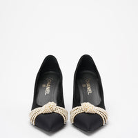 Chanel Black Suede Pearl Grosgrain Pumps size 38½