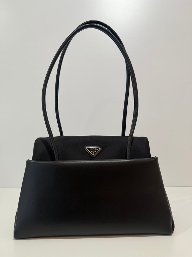 Prada Passage Medium tote bag in black