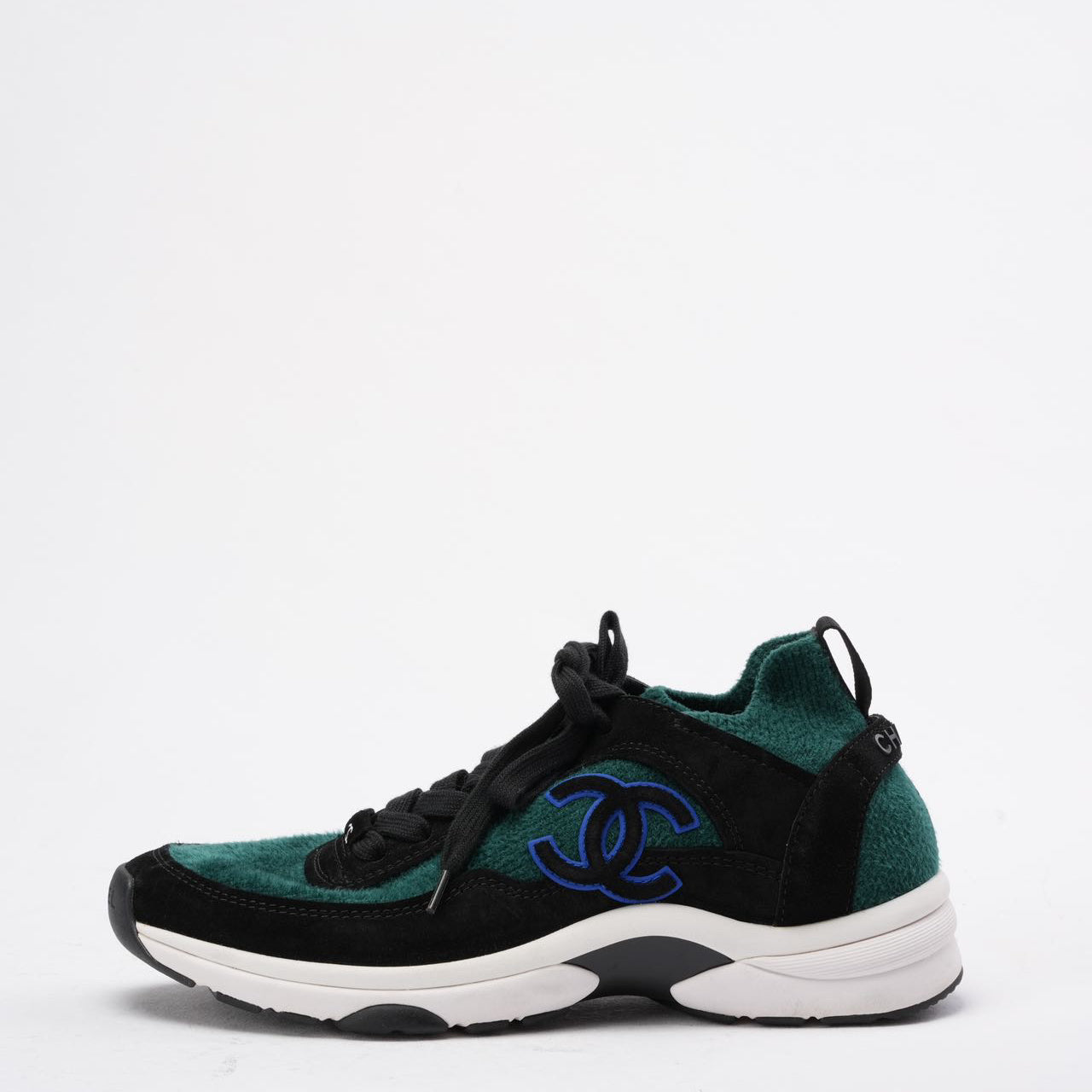 CHANEL ダークグリーン フラットシューズ Chanel Low-Top Sneakers Suede & Knit Fabric Black/Green 39 – MILOURA