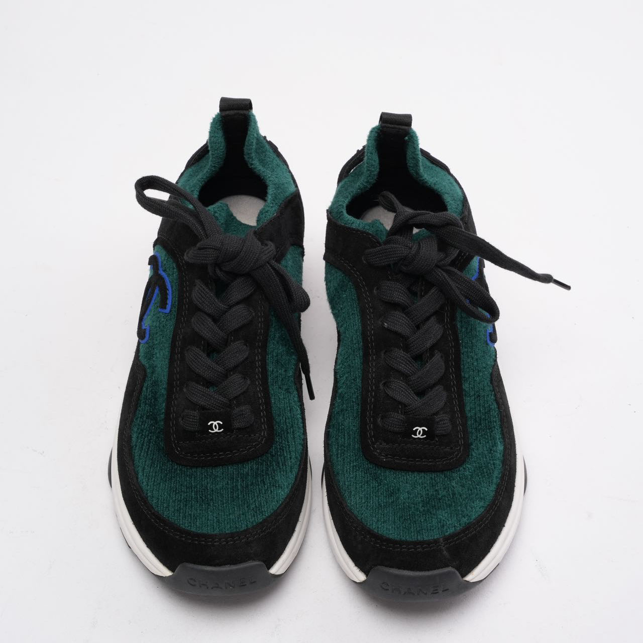 CHANEL ダークグリーン フラットシューズ Chanel Low-Top Sneakers Suede & Knit Fabric Black/Green 39 – MILOURA
