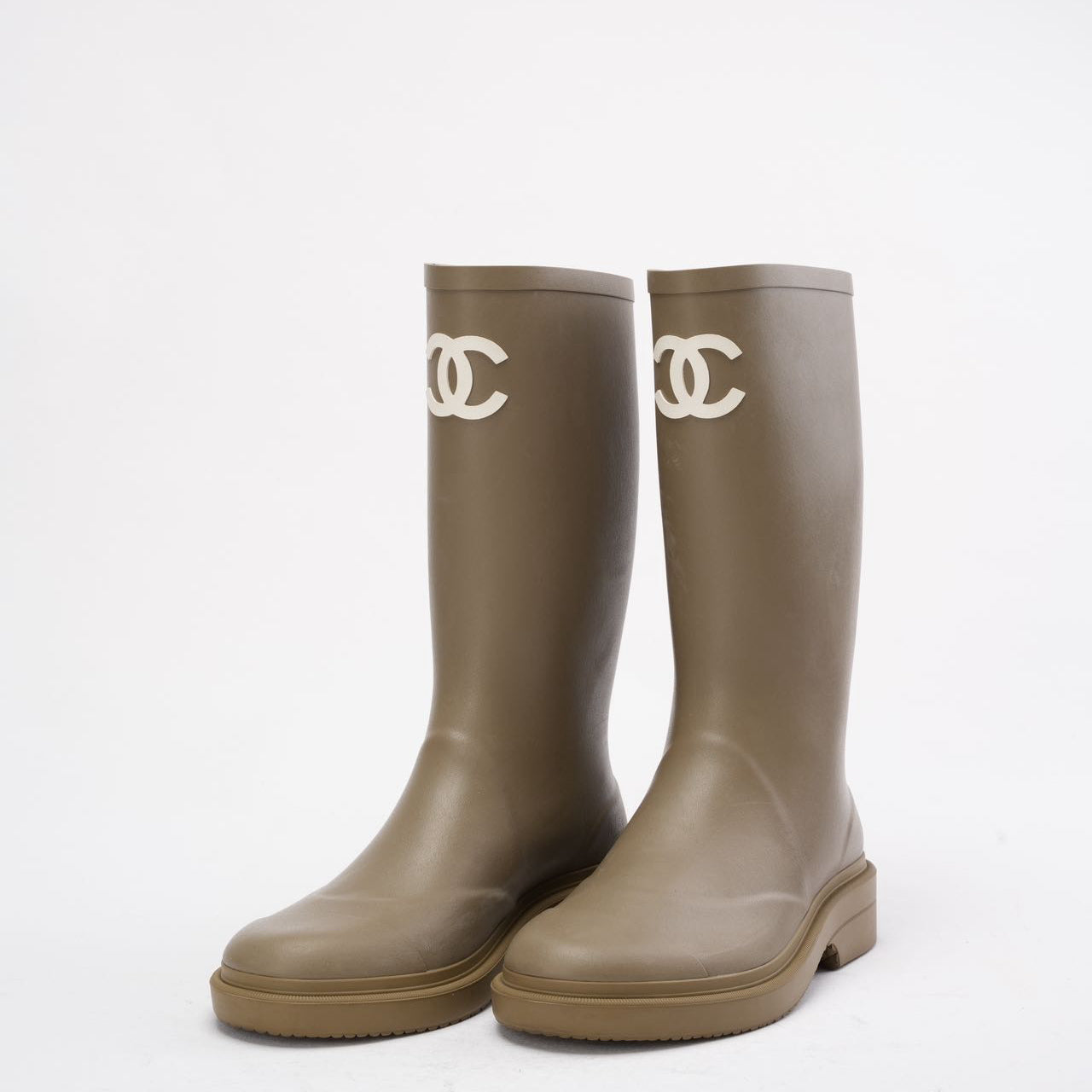 Second hand Chanel Classic Rain Boots in Khaki with CC Logo 39