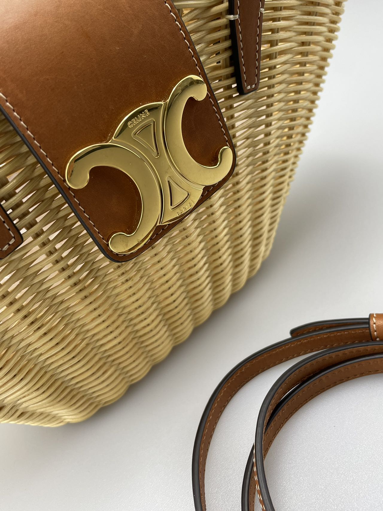 【CELINE】TEEN GARANCE BAG IN WICKER AND NATURAL TEEN GARANCE BAG IN WICKER AND NATURAL CALFSKIN - | CELINE